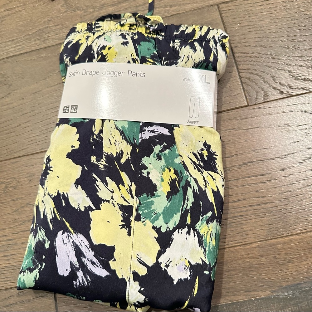 Uniqlo Satin Drape Jogger Trouser Floral Print Women's Pants Size XL - Picture 7 of 8